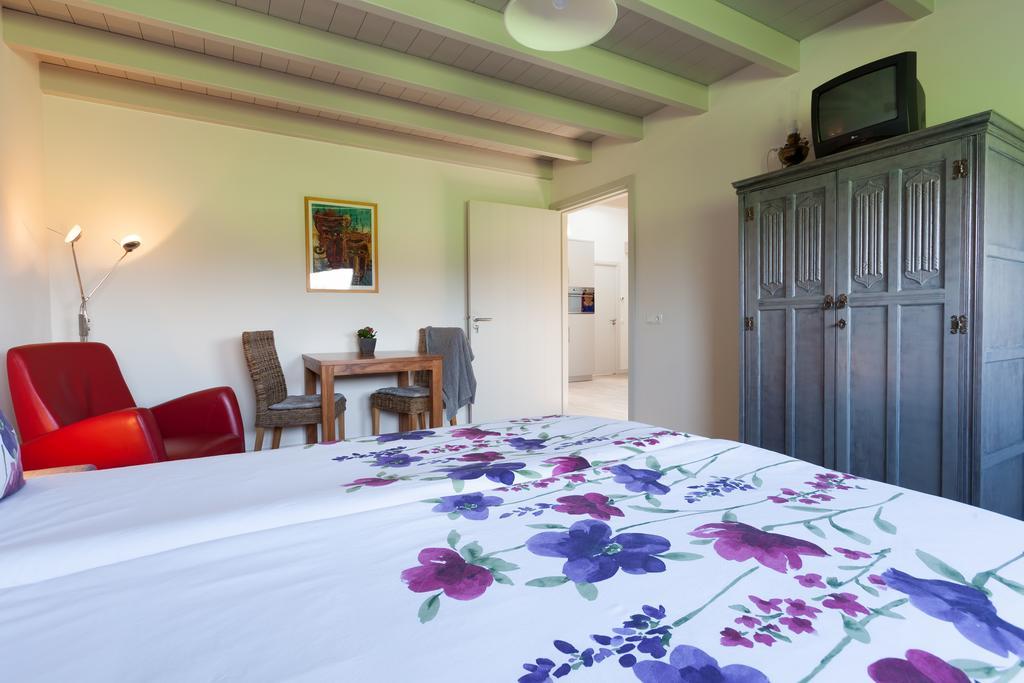 B&B Den Achterhof 우덴 객실 사진